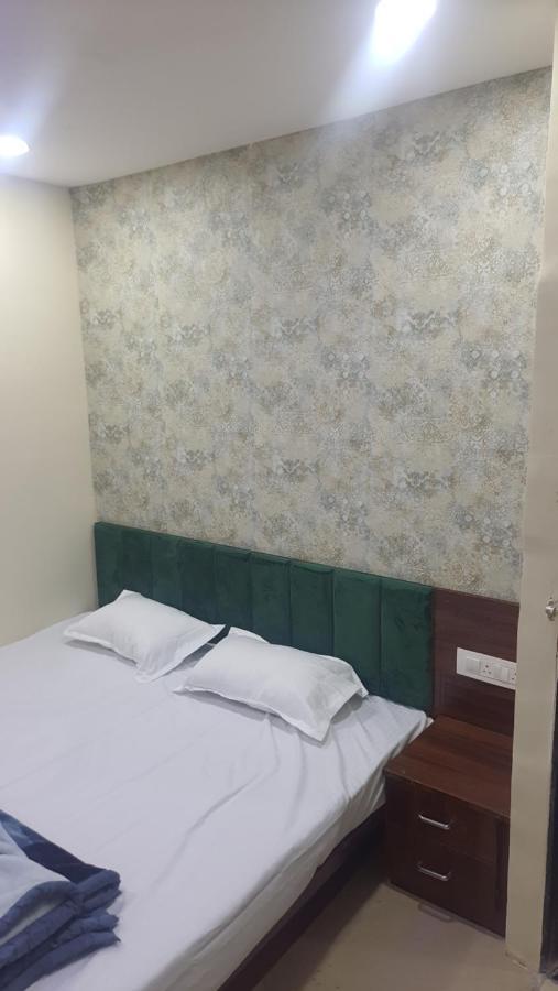 Green Leaf Hotel Ujjain Exterior photo