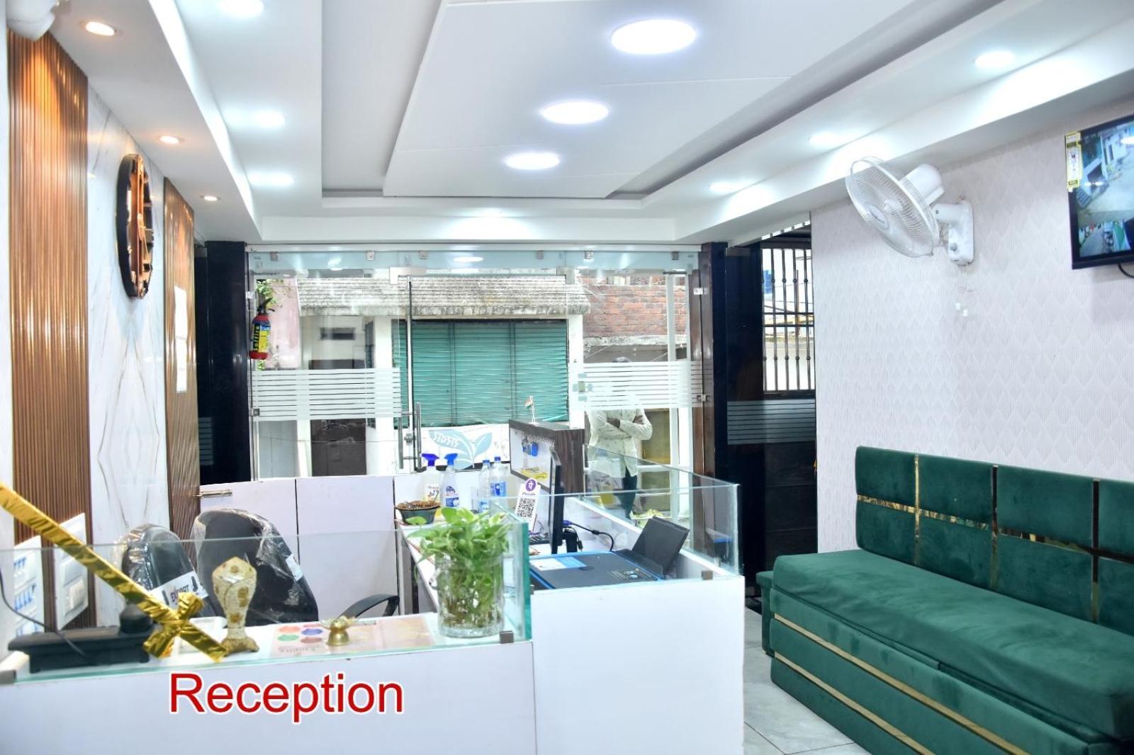 Green Leaf Hotel Ujjain Exterior photo