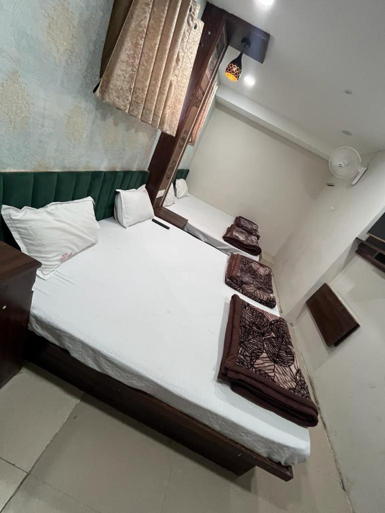 Green Leaf Hotel Ujjain Exterior photo