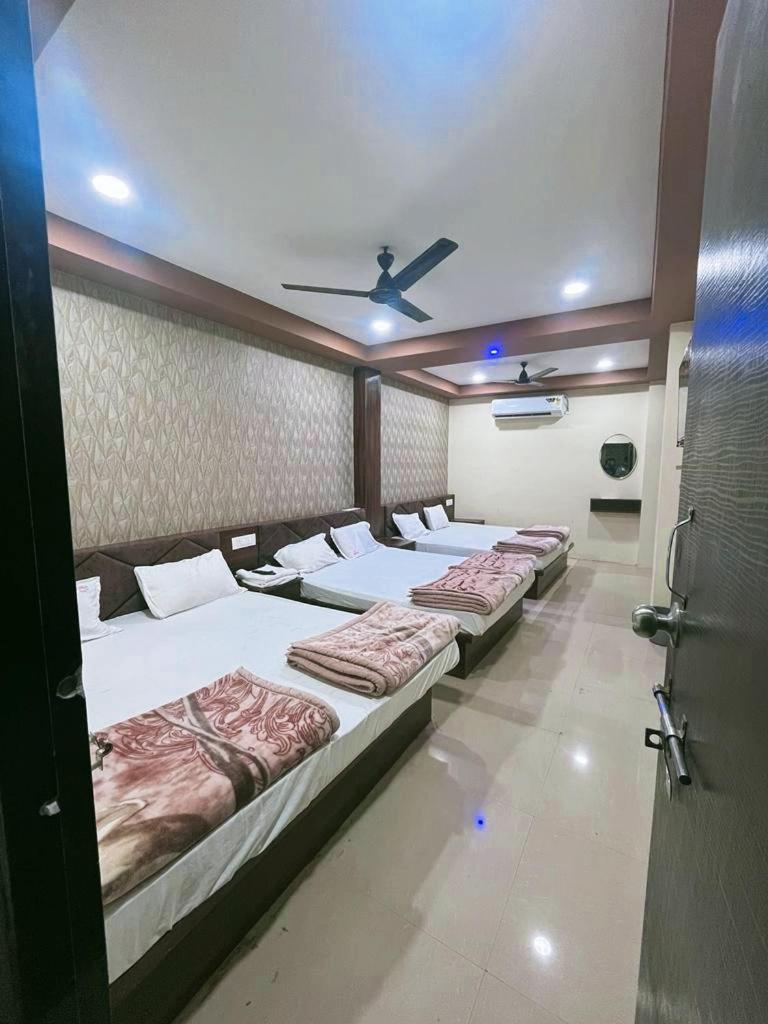 Green Leaf Hotel Ujjain Exterior photo