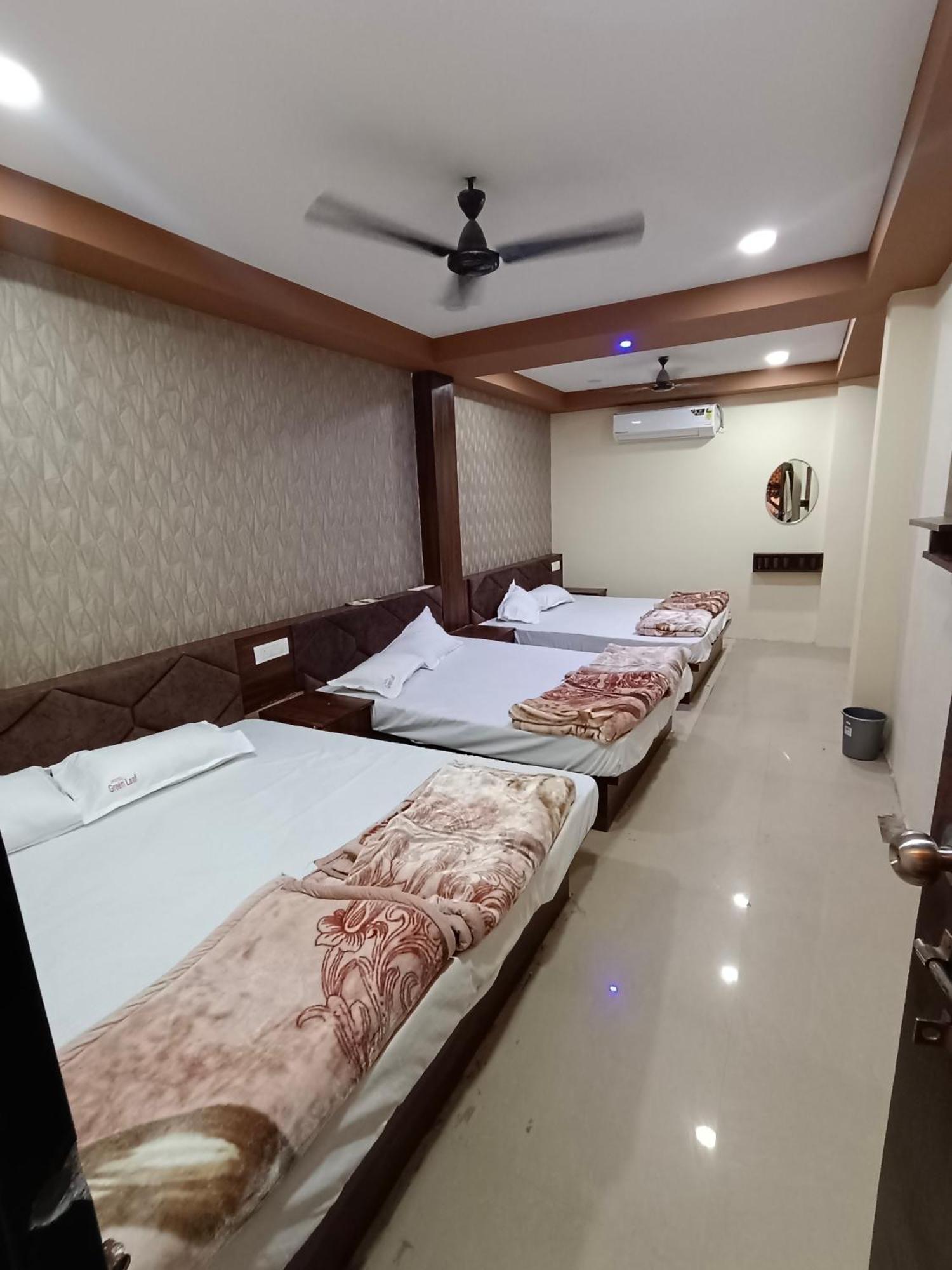 Green Leaf Hotel Ujjain Exterior photo