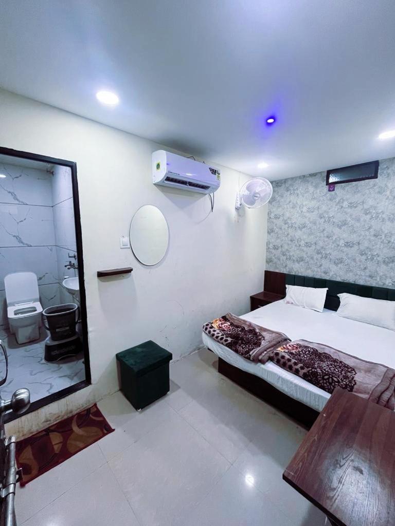 Green Leaf Hotel Ujjain Exterior photo